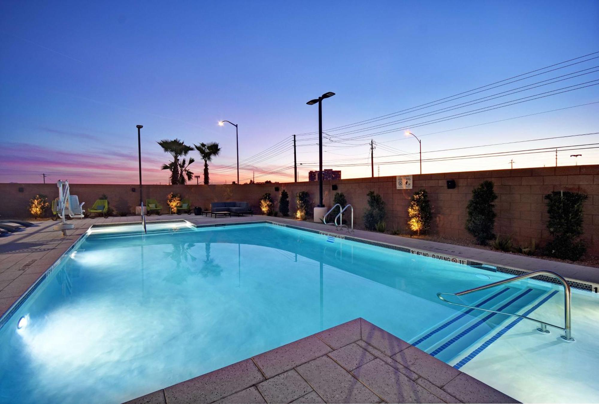 Hampton Inn Las Vegas Strip South, Nv 89123 Экстерьер фото